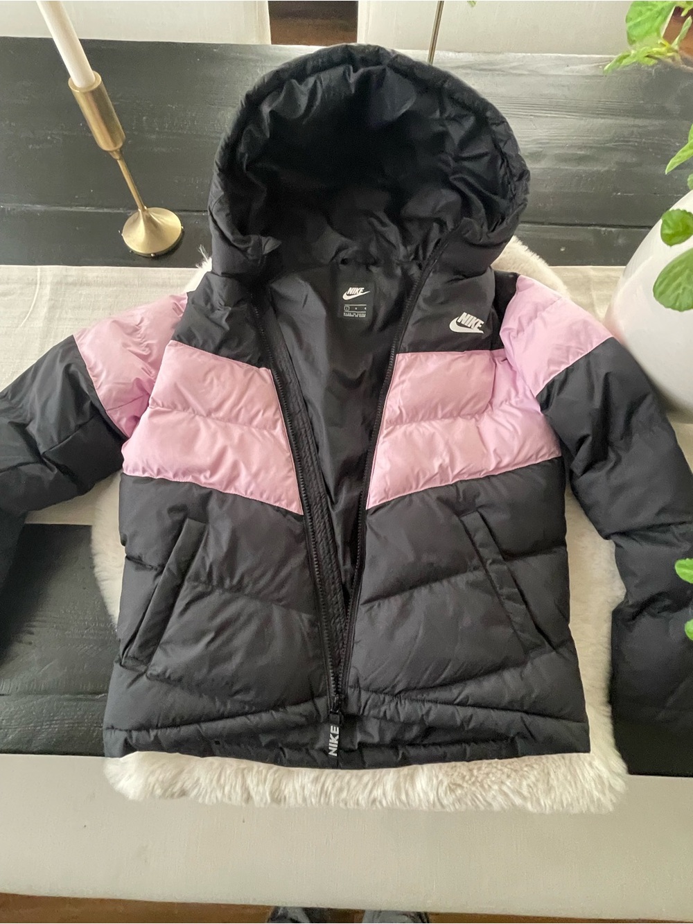 Nike Kids Hooded goose filled Puffer Jacket in Black and Pink